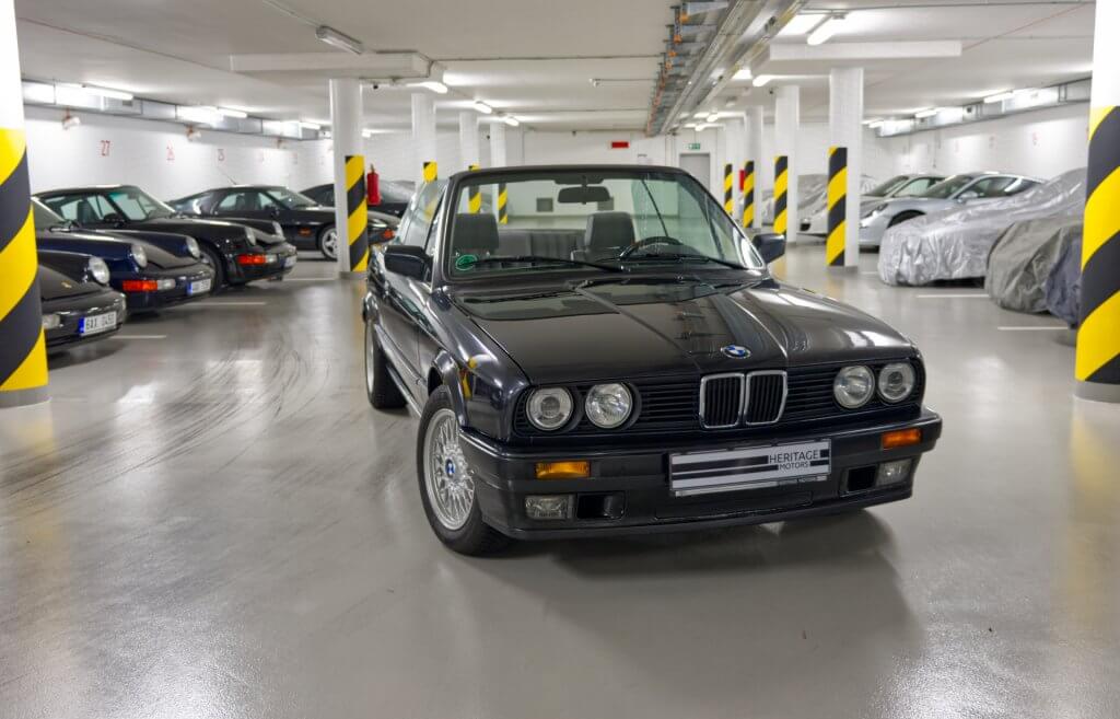 BMW 320i (E30)